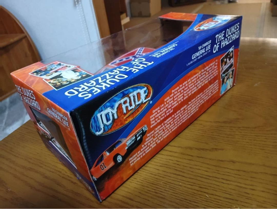 デュークオブハザード　ダッチチャージャー 1969年式　1/18