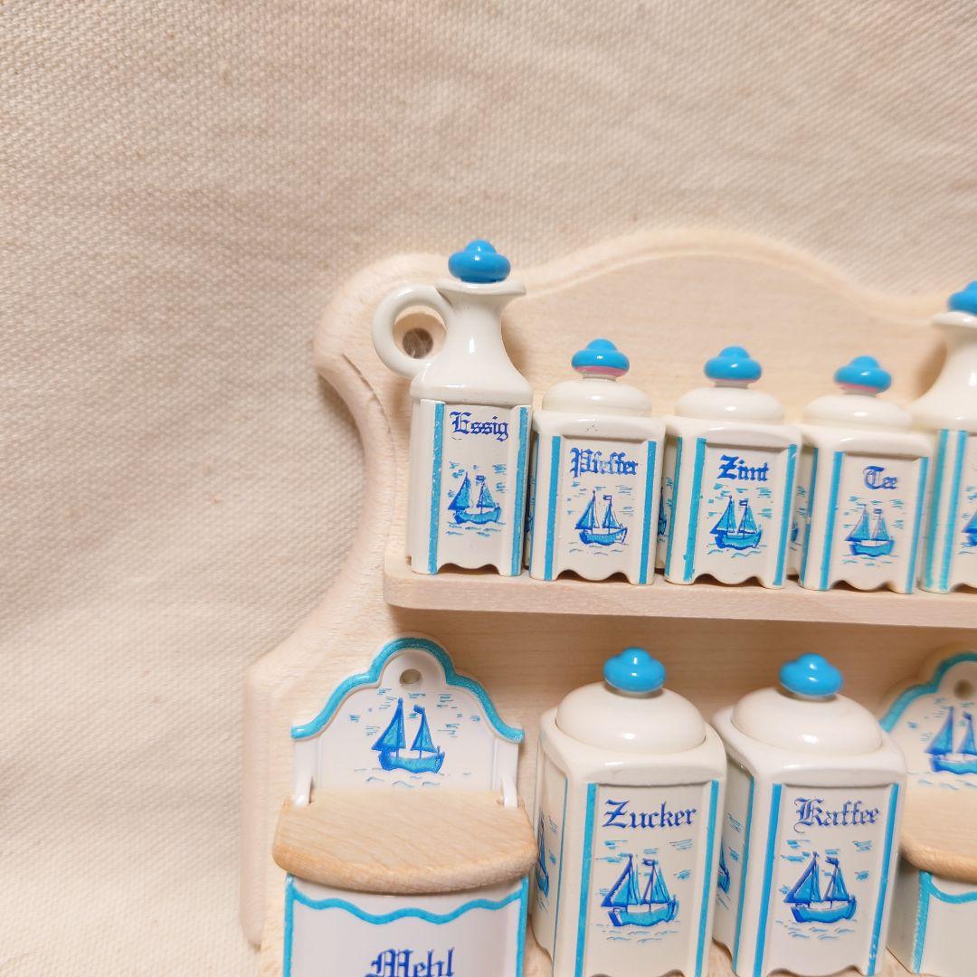 ヨット柄の水色キャニスターと棚のセット ボードヘニッヒ ドールハウス ミニチュア