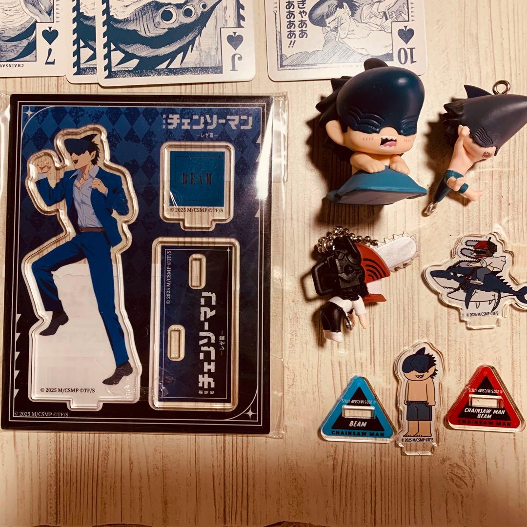 チェンソーマン ビーム アクスタ ガチャ カード つなげて おねむたん ジロリ