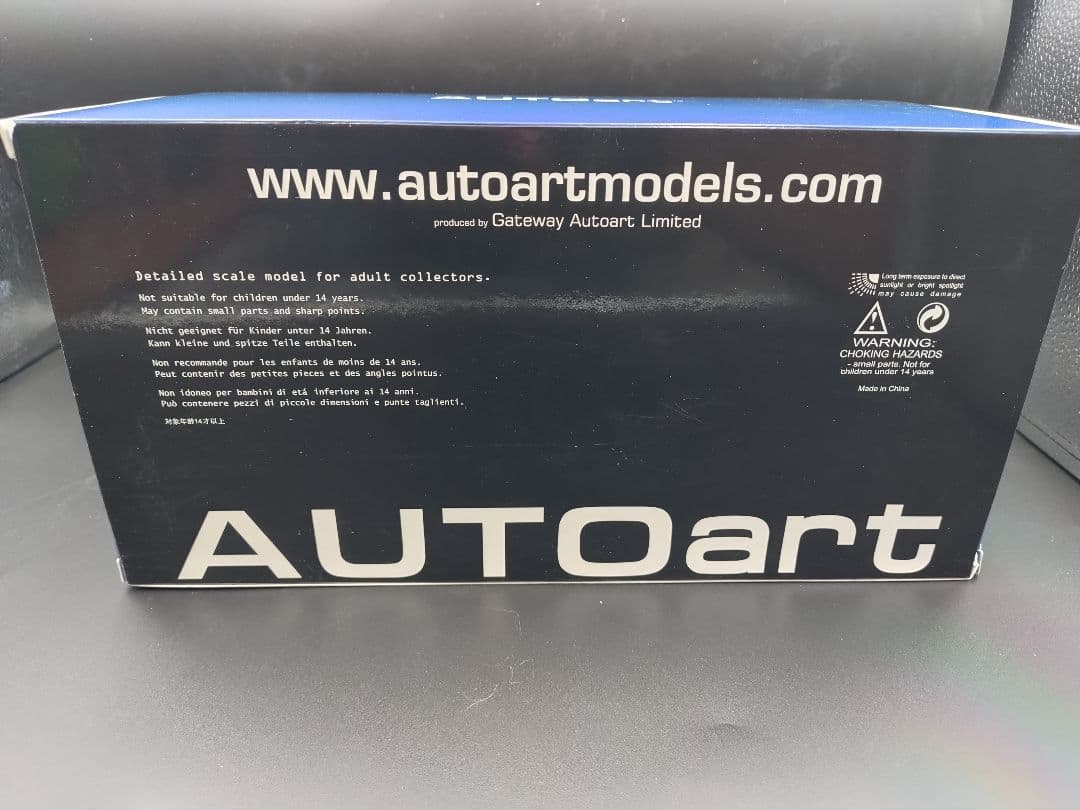 新品未展示品　1/18 オートアート　トヨタ　 2000GT　レッド　ワイヤー