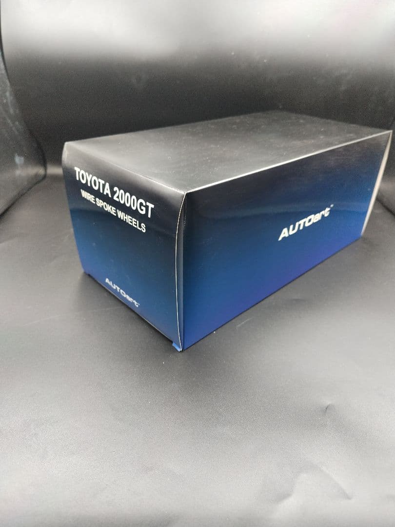 新品未展示品　1/18 オートアート　トヨタ　 2000GT　レッド　ワイヤー