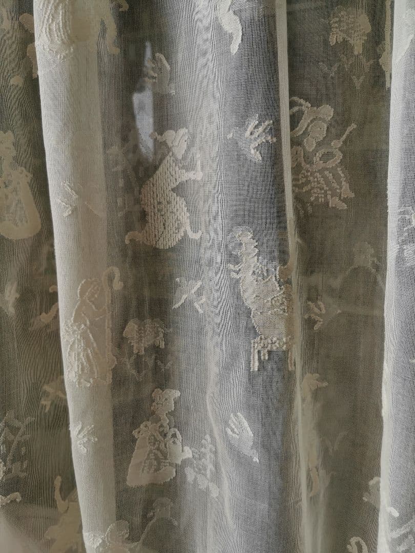 アンティーク お伽話 童話 マドラスレース幅広カーテンパネル ナーサリーライム