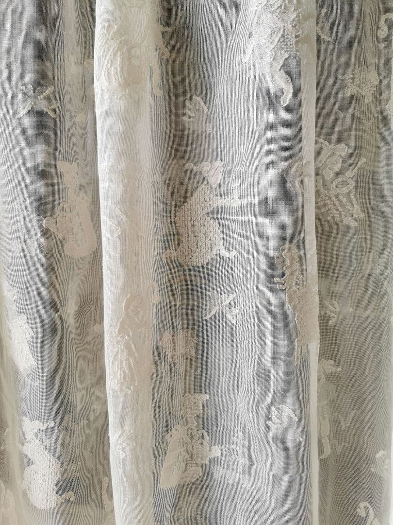 アンティーク お伽話 童話 マドラスレース幅広カーテンパネル ナーサリーライム