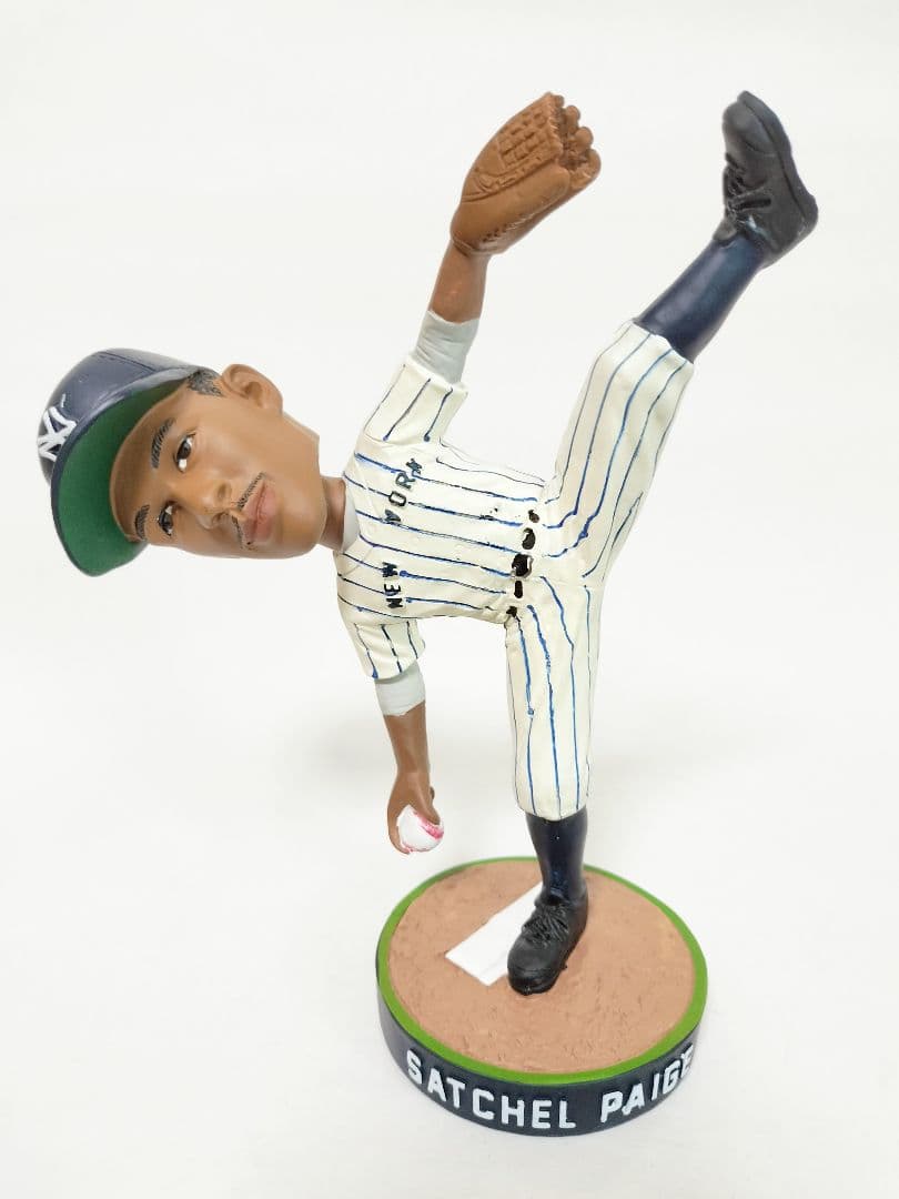 サチェル・ペイジ／”ニューヨークブラックヤンキース” ボブルヘッド人形