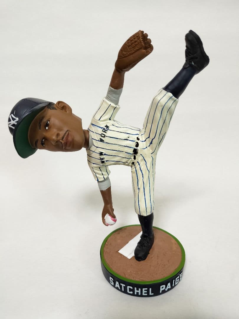 サチェル・ペイジ／”ニューヨークブラックヤンキース” ボブルヘッド人形