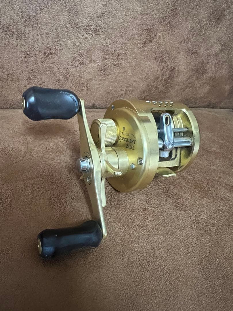 カルカッタ コンクエスト 200 ベイトリール ゴールド RH440