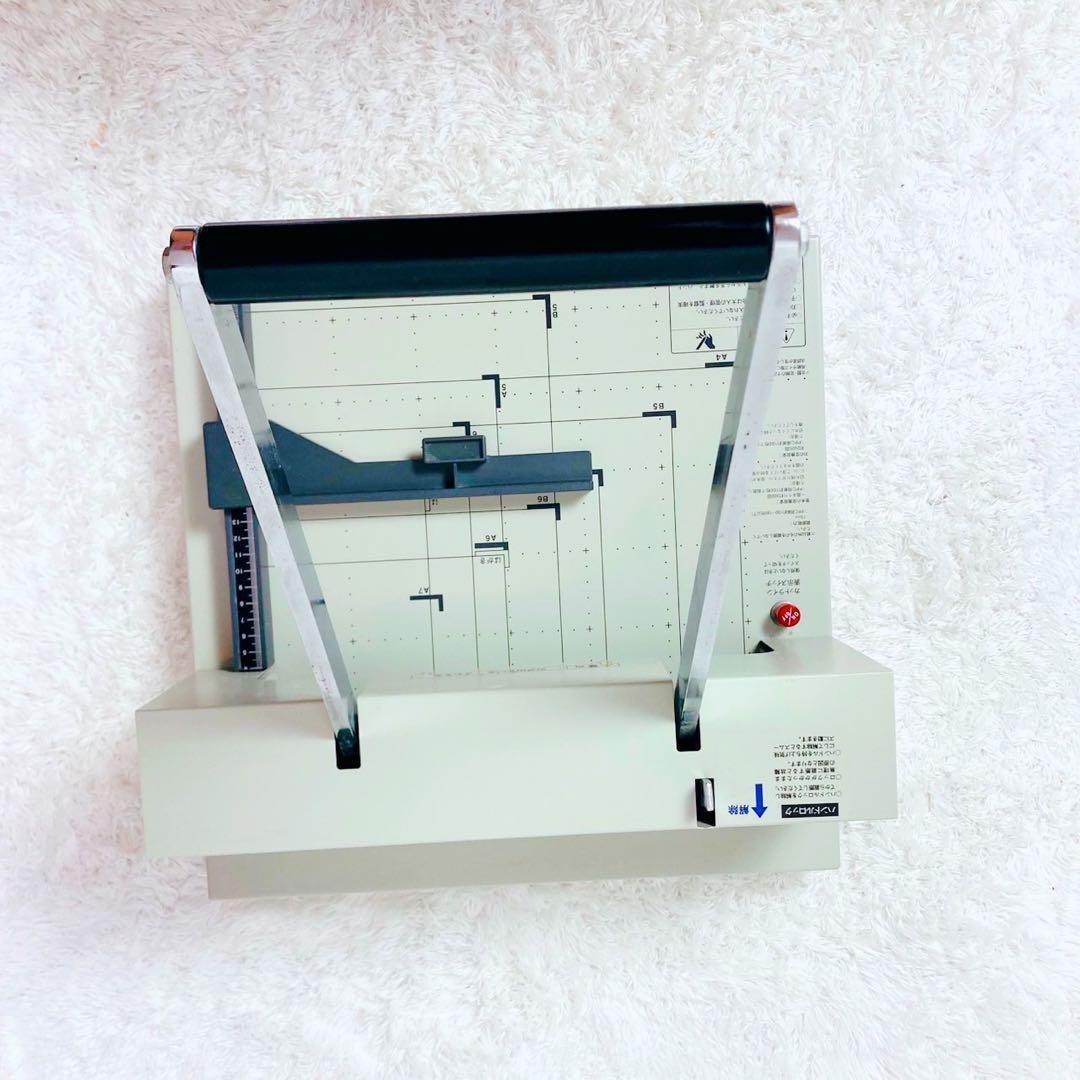 PLUS 裁断機 PK-513L 業務用 手動式 A4 書類整理 木村刃物