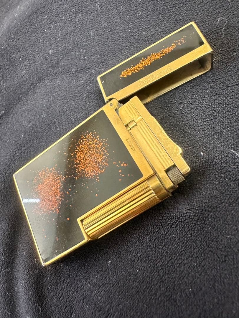 装飾的な金属ライター