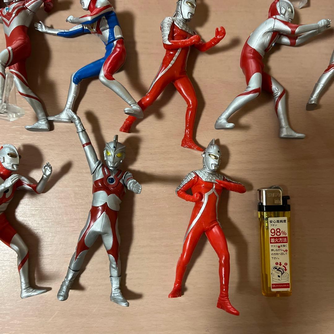 ウルトラマン、セブン、タロウなどフィギュア　11〜12cm大　17体セット