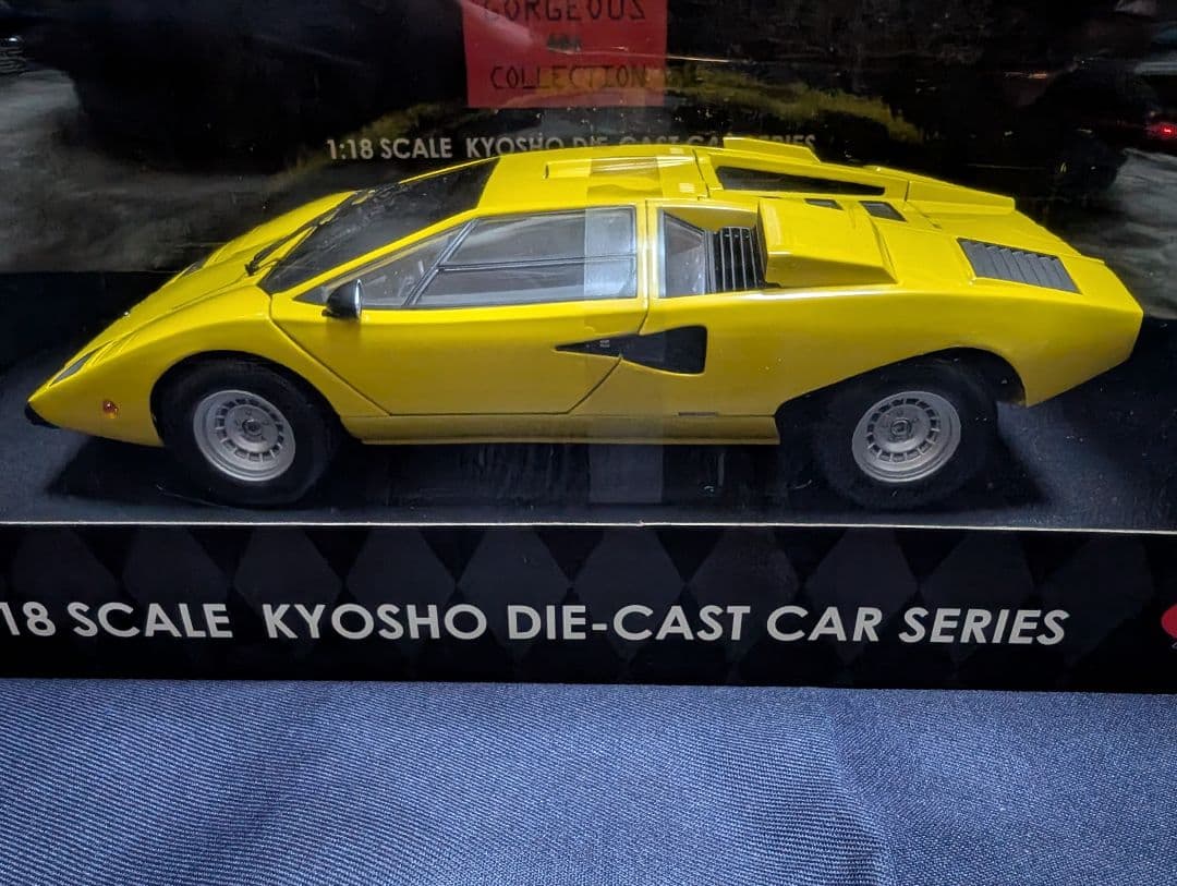 京商 1:18 ランボルギーニカウンタックLP400イエロー