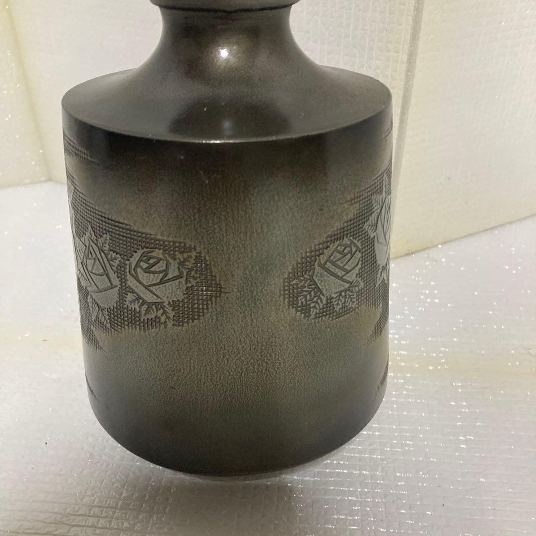 バラ模様のグレー陶器花瓶鈴製