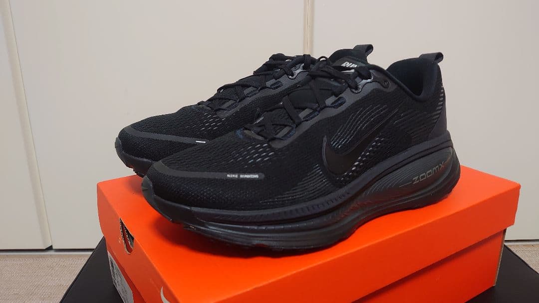 スパイク・シューズ NIKE VOMERO18