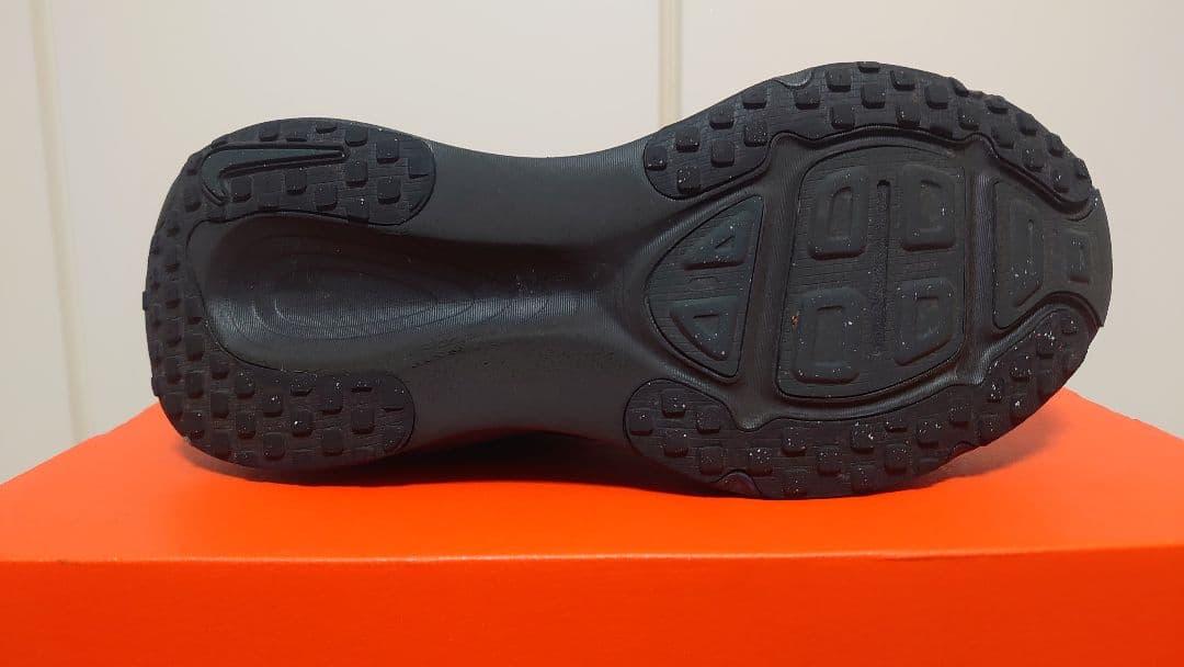 スパイク・シューズ NIKE VOMERO18