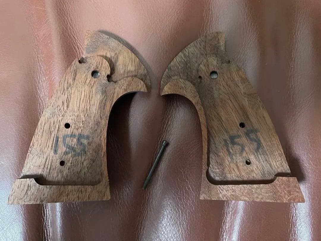 MULE CAW マグナムフォース タナカ S&W M29用 木製グリップ