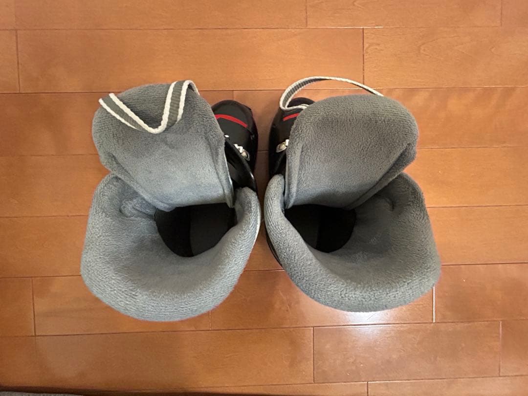 ジュニアスキーセット板130・ブーツ23.5cm・ストック100cm・ヘルメット