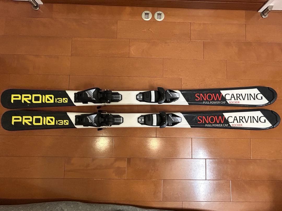 ジュニアスキーセット板130・ブーツ23.5cm・ストック100cm・ヘルメット