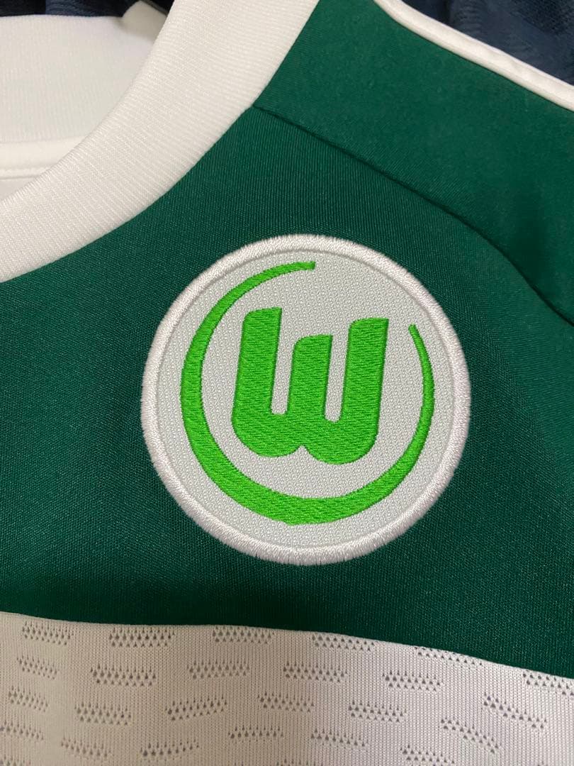 長谷部誠　直筆サイン入りヴォルフスブルクユニフォーム 直筆サインポストカード付き