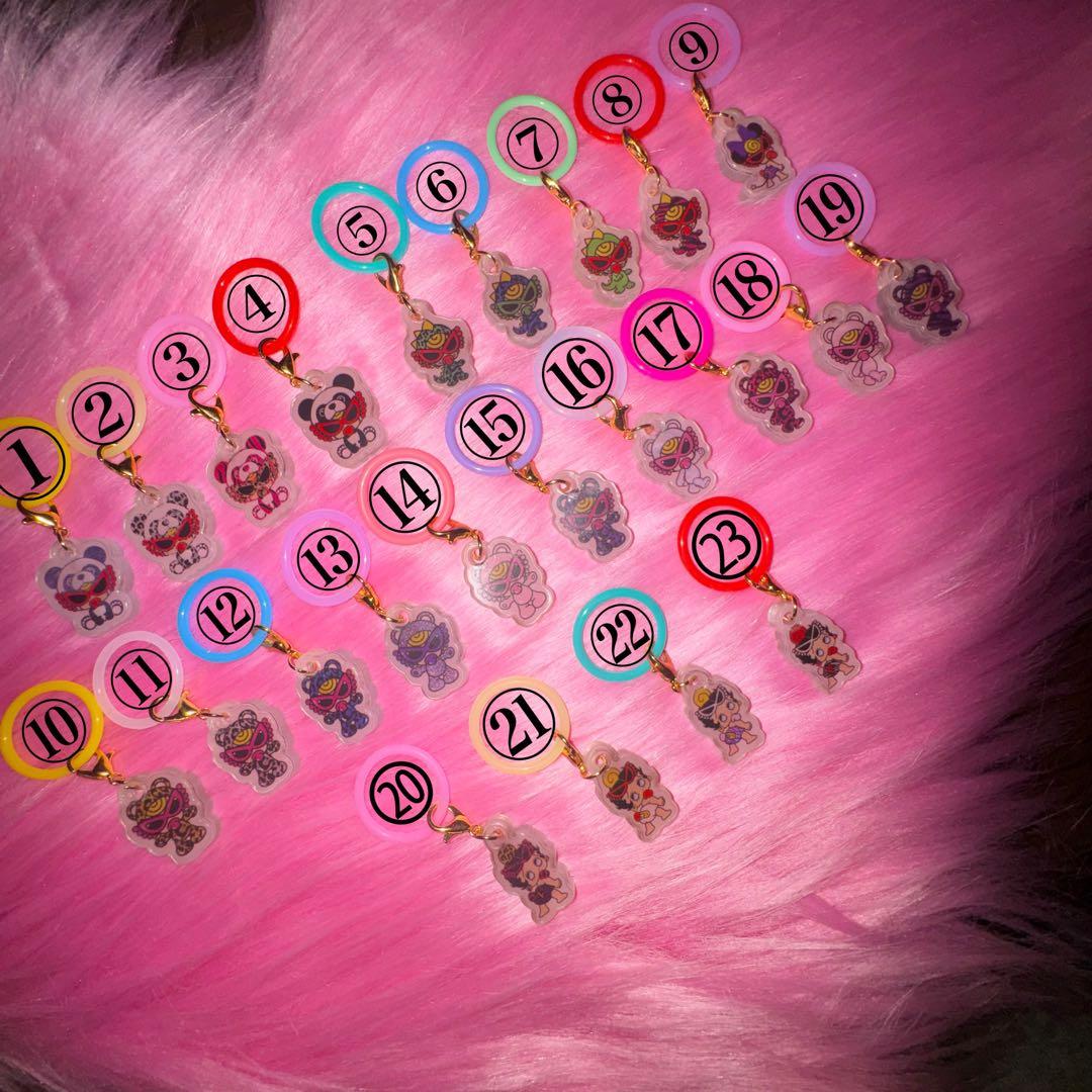 夜光(2枚目画像)☆ヒス*めじるしアクセサリー