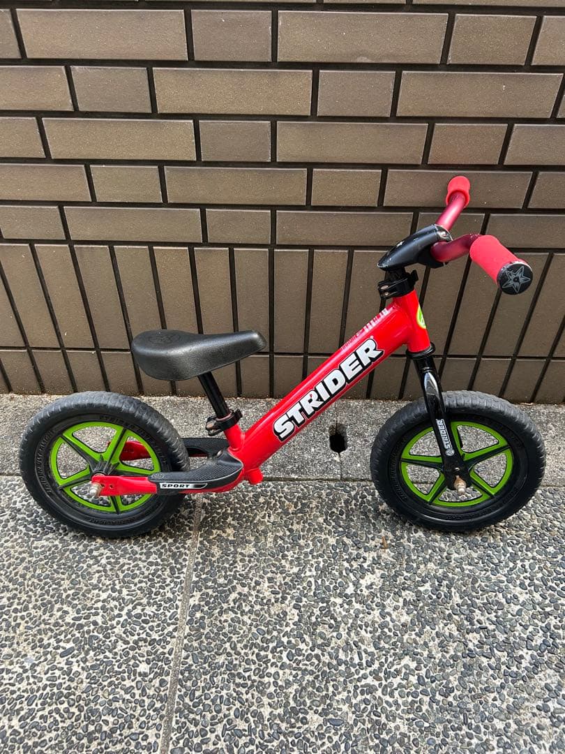 STRIDER SPORTS バランスバイク 赤 カスタム