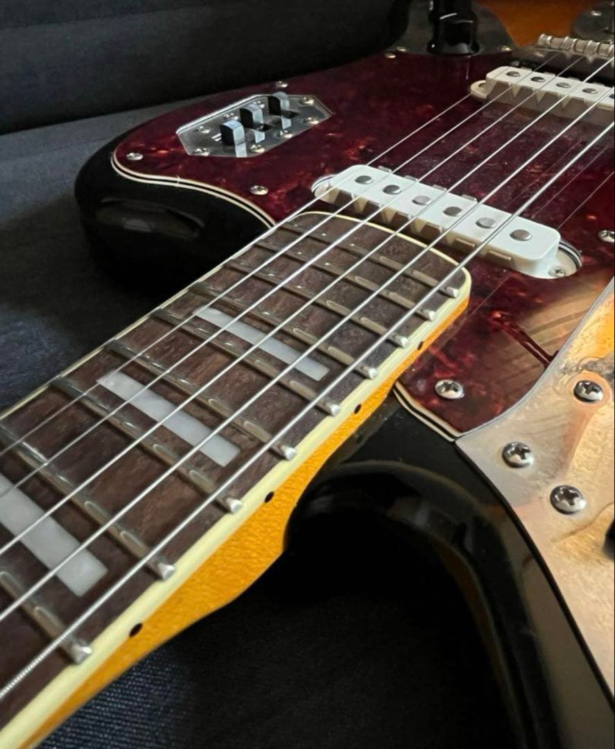 ギター Squier Jaguar Classic Vibe 70s