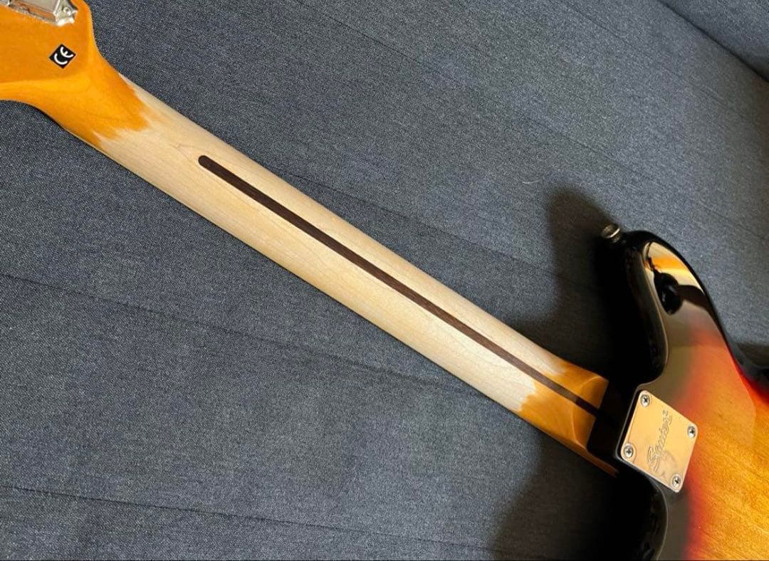 ギター Squier Jaguar Classic Vibe 70s