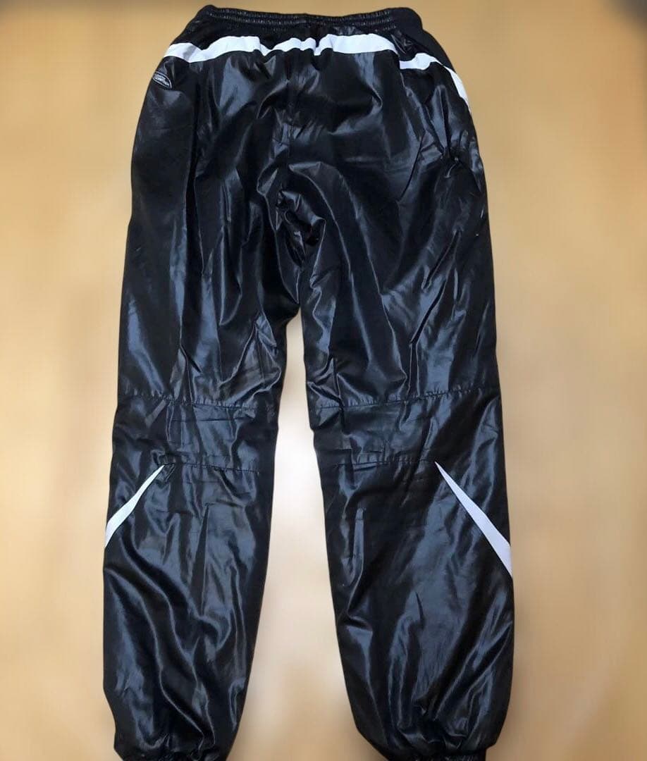 UMBRO ブラック 中綿入り（サーモライトプラス）ピステ上下