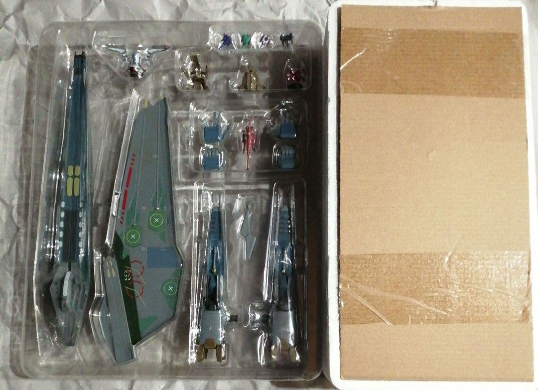 DX超合金GE-48 SMS可変攻撃宇宙空母　マクロスクォーター