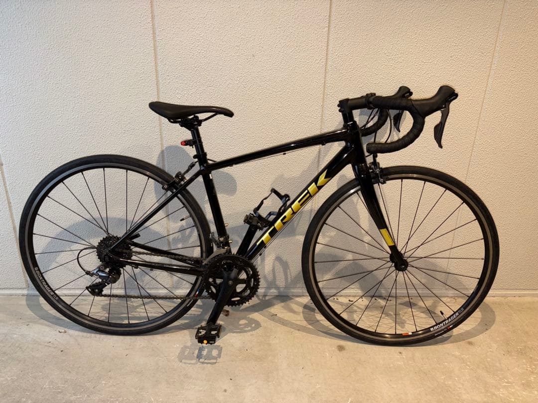 Trek Domane AL2 ロードバイク ブラック/イエロー
