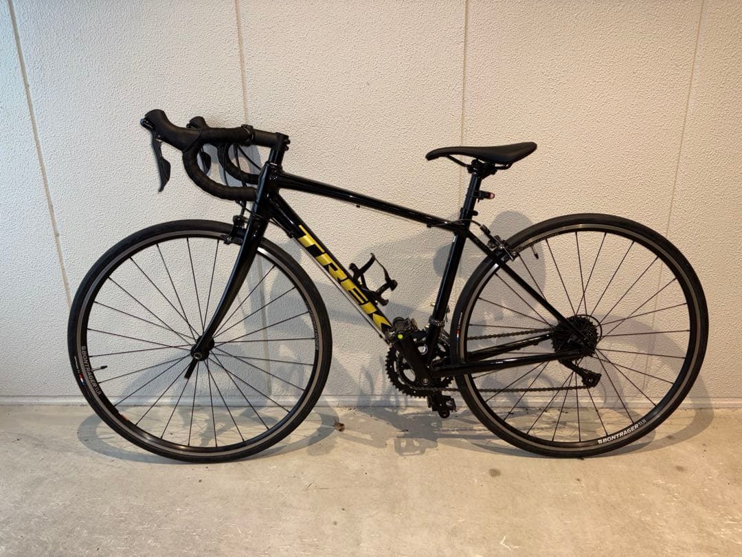 Trek Domane AL2 ロードバイク ブラック/イエロー