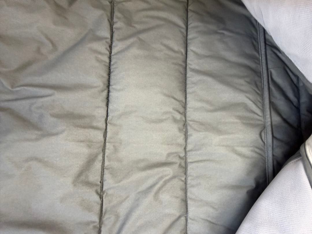 新品未使用正規品【V12/sizeXL】軽量中綿アウター　ストレッチタフタダウン