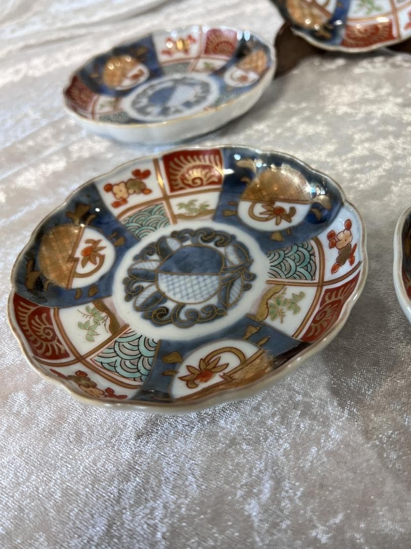 金彩色絵花草紋輪花小皿　伊万里焼　明治　5枚組