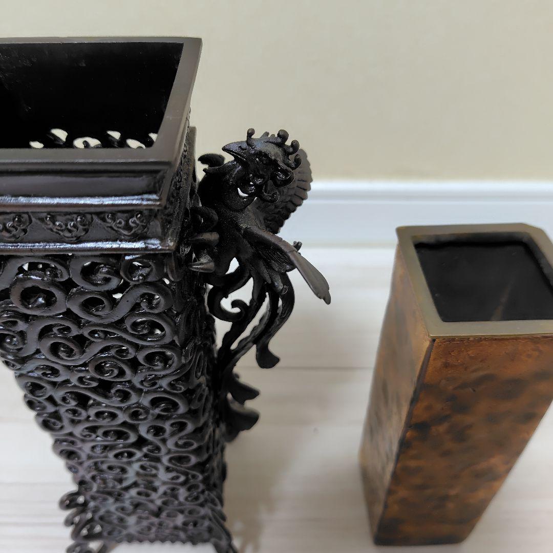 高岡銅器 青銅製花器 角型 唐草透かし 鳳凰耳付（蓋無し）