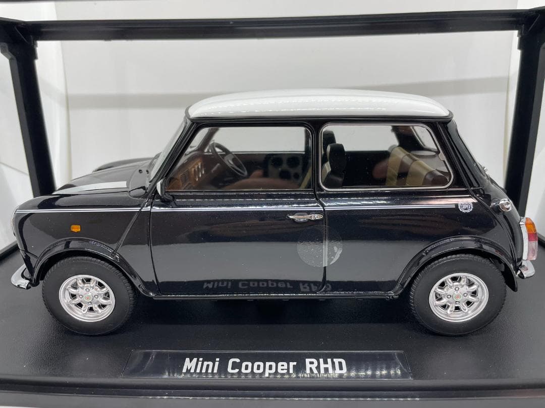 305-039 KK 1/12 ミニ クーパー RHD ブラック×ホワイト
