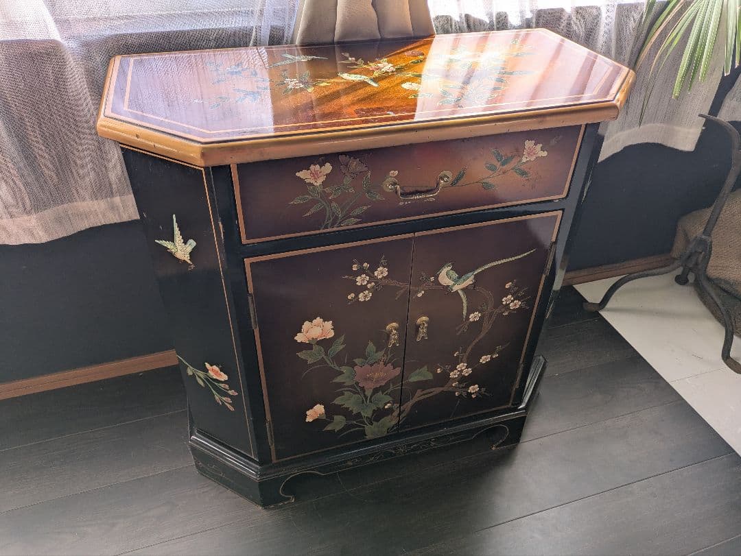 送無料！芸術品　シノワズリ　サイドボード　チェスト　中国家具　金箔　アンティーク