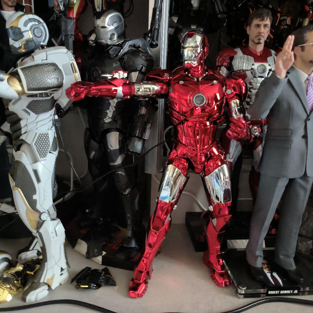 ホットトイズ アイアンマン　マーク3 レッド＆シ ルバー・クロム