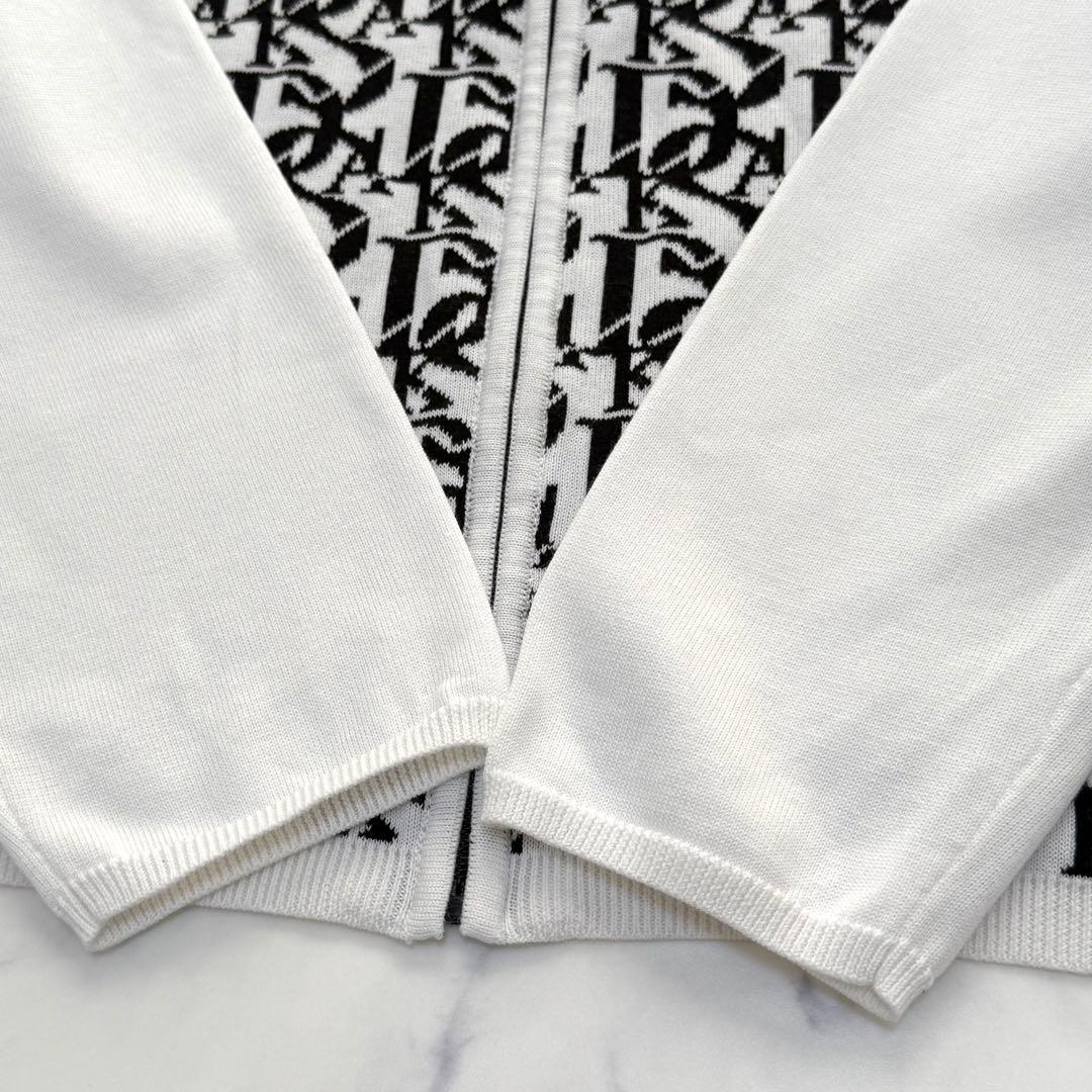 【ダックスゴルフ】ニットセットアップ　カーディガン　スカート　ロゴ柄　ホワイト