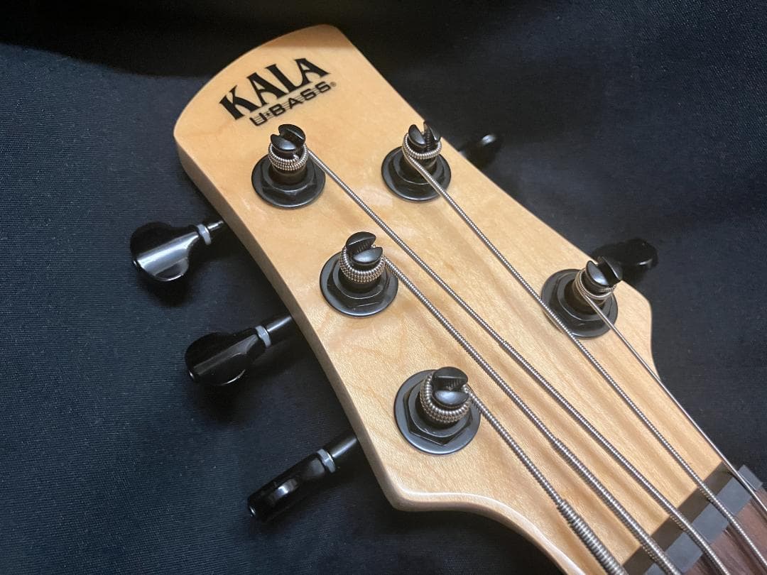 ★年末年始セール 価格★【未使用】KALA ５弦ウクレレベース（黒）専用ケース付