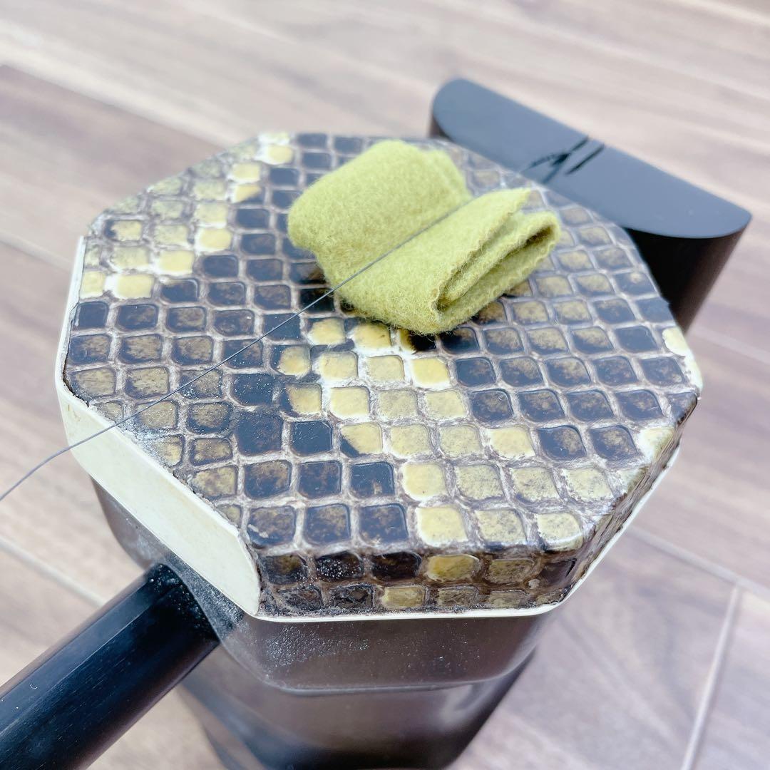 二胡　ニシキ蛇　蛇皮　黒檀　ケース付き