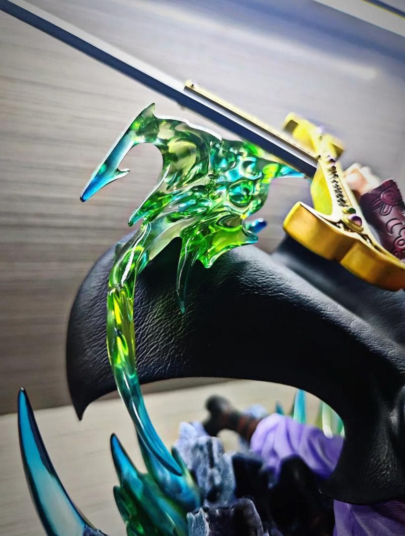 ワンピース 王下七武海 鹰目 ジュラキュール·ミホーク 彫刻フィギュア