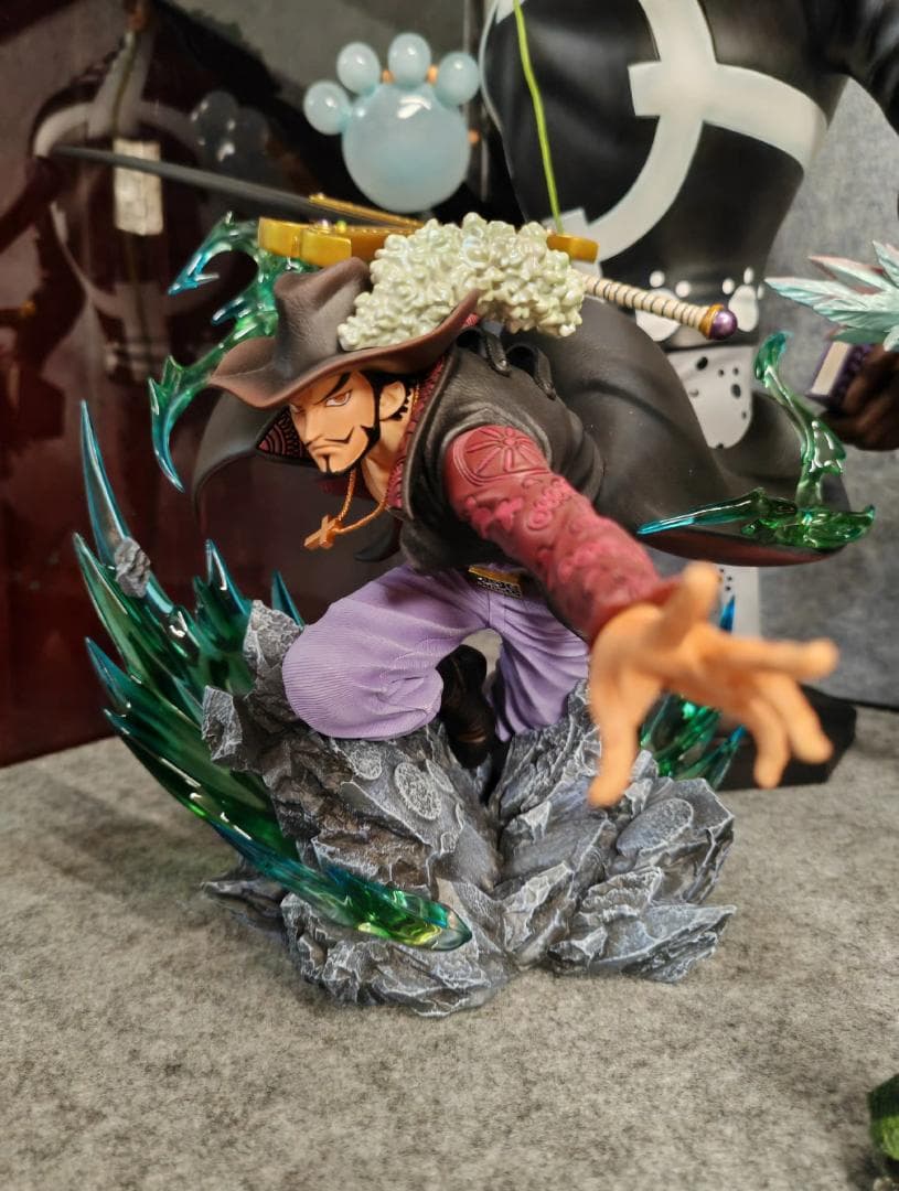 ワンピース 王下七武海 鹰目 ジュラキュール·ミホーク 彫刻フィギュア