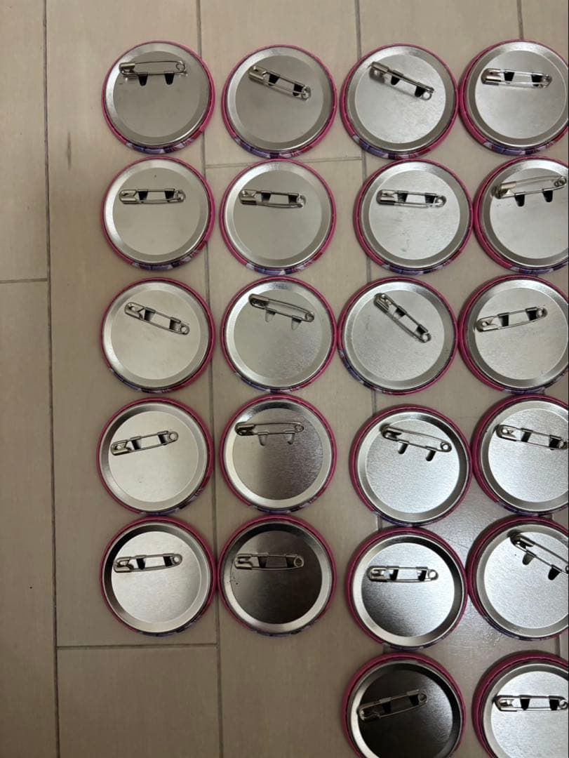 さとみくん 6周年 缶バッチ 32個＋痛バA4おまけ