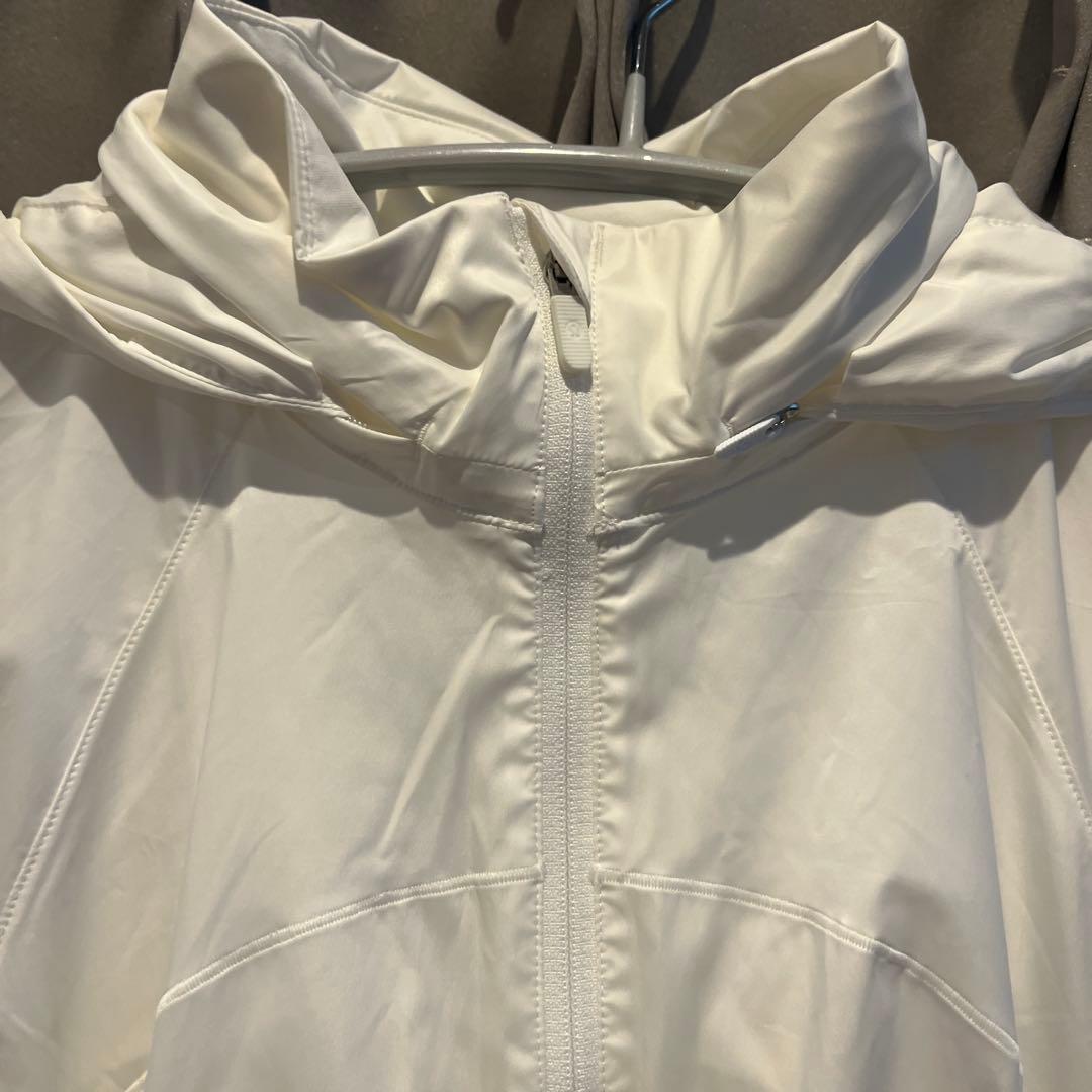 ルルレモン　レディース　パーカー　ジャケット