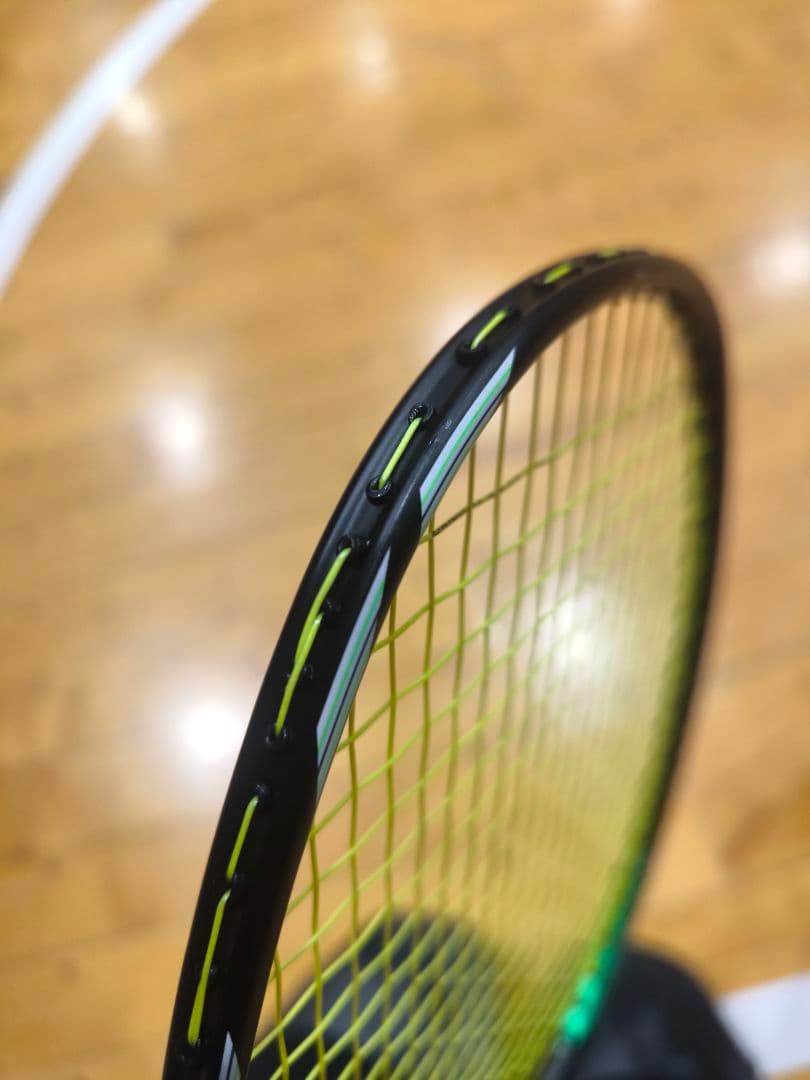 【美品】YONEX アストロクス11 4ug5