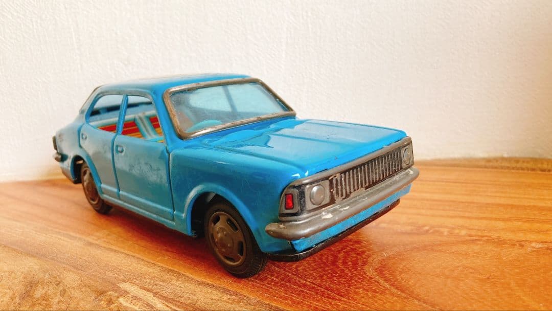 レトロ　ブリキ　トヨタカローラ1400