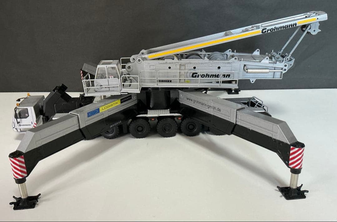 CONRAD リープヘル LG1750 クレーン1/50