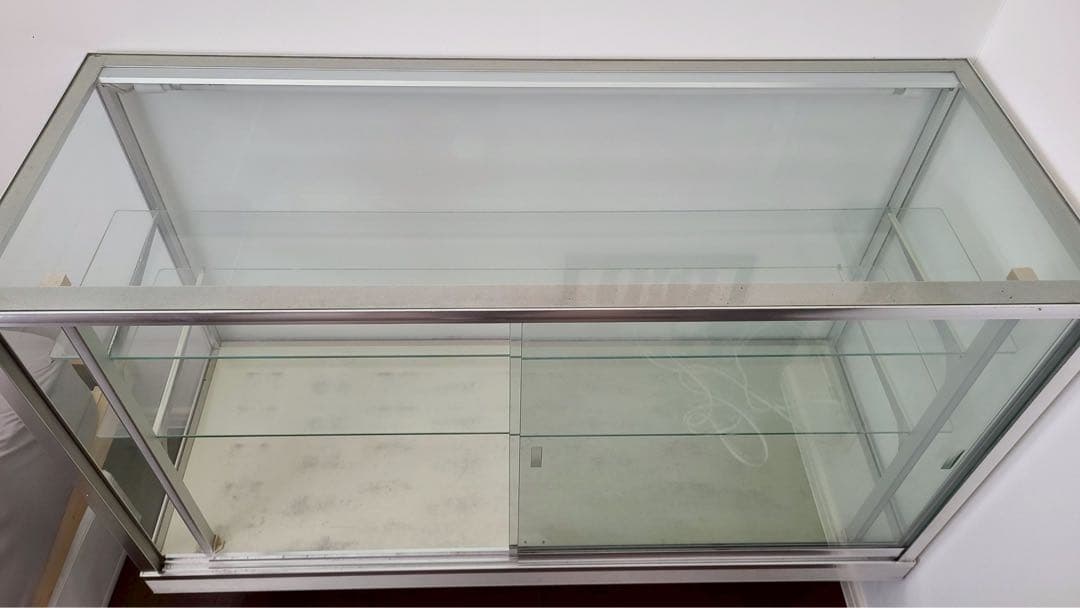 ガラスショーケース/ガラスキャビネット/照明使用不可