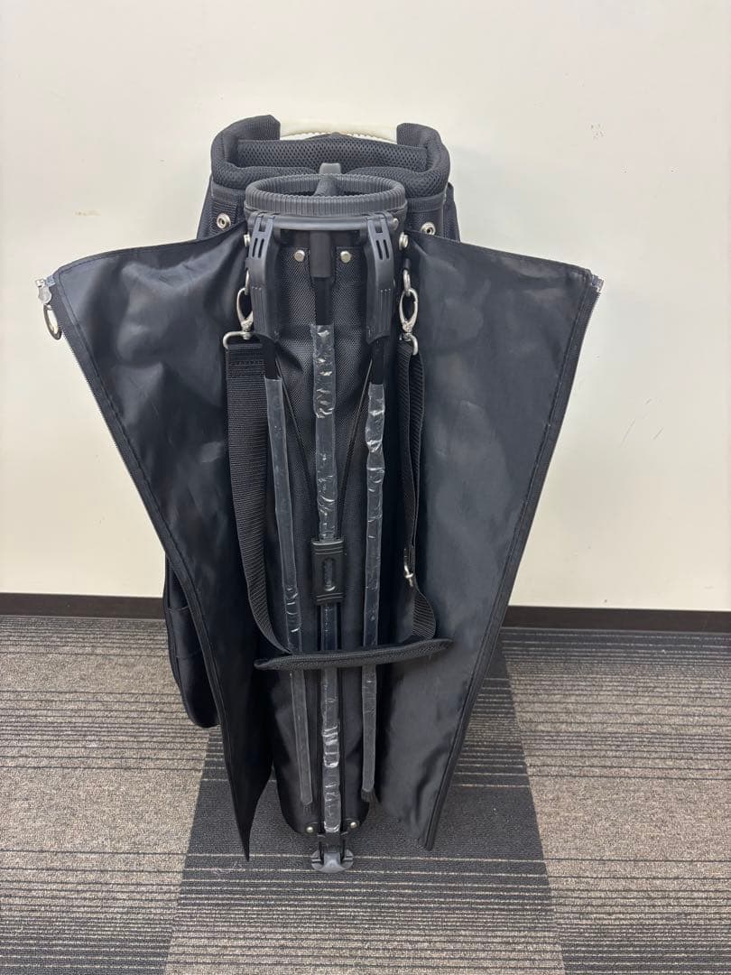 い*ん様 セルフスタンドバック内蔵キャディバック