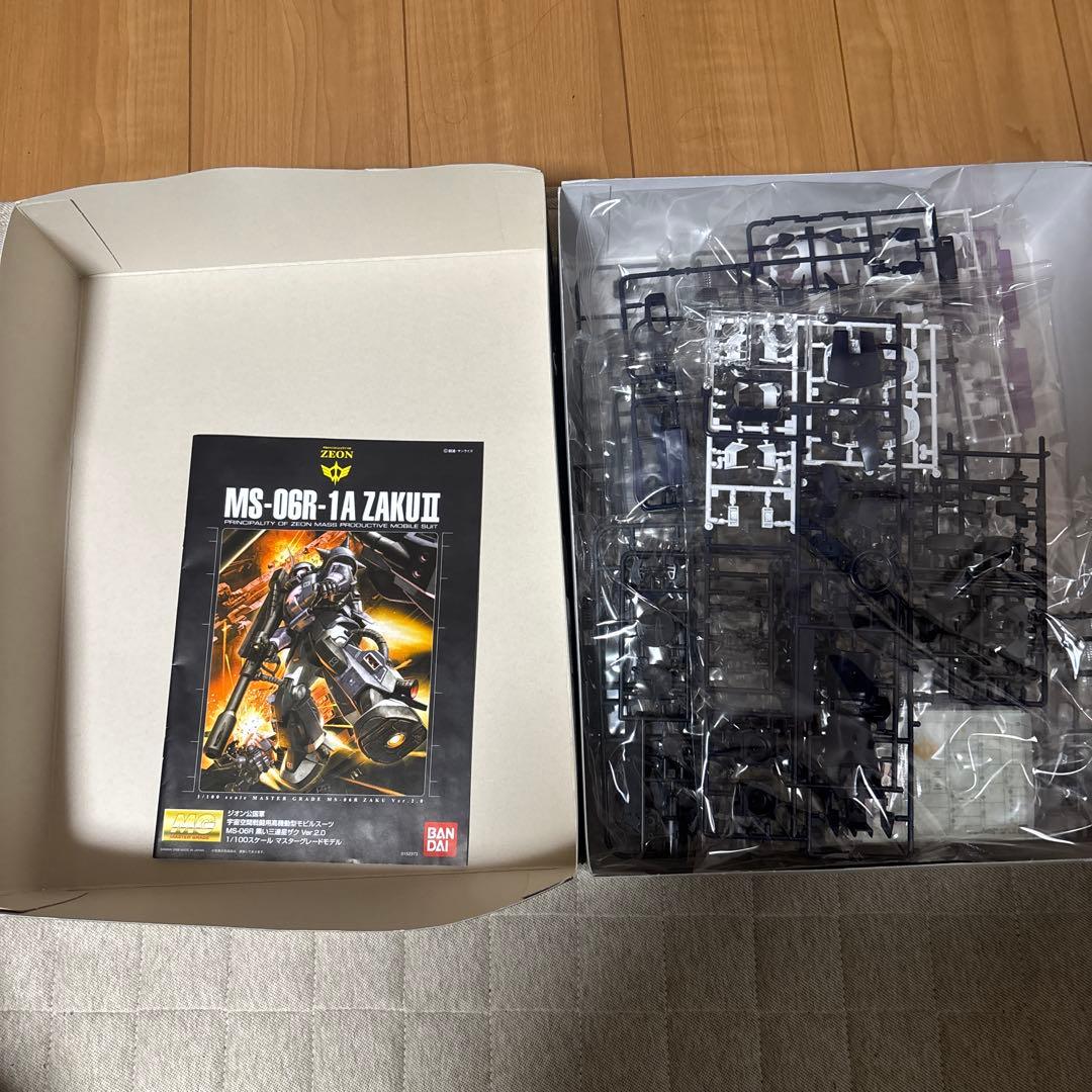 BANDAI MG MS-06R-1A ZAKU II プラモデル