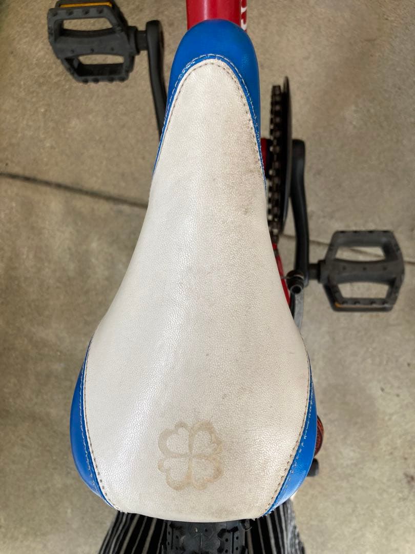 ヨツバサイクル　18インチ　ヒーローレッド