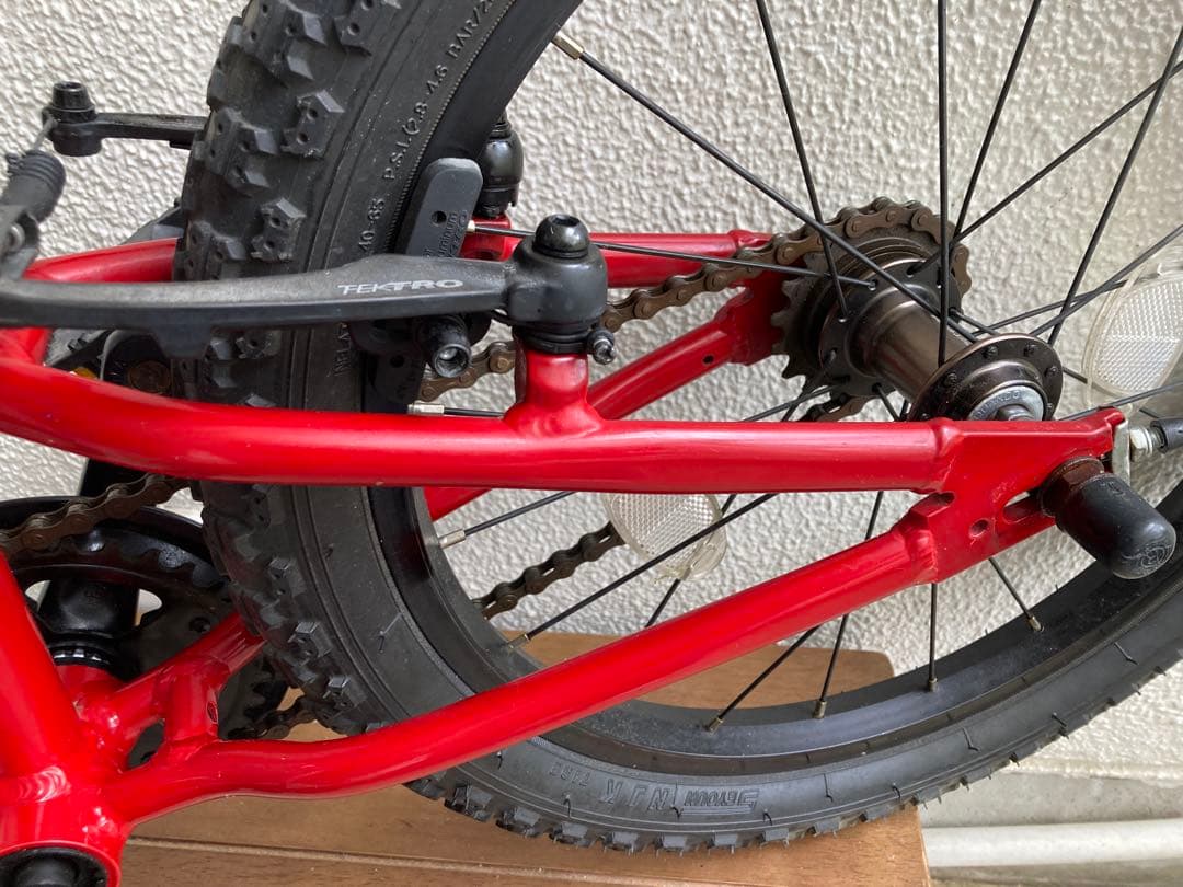 ヨツバサイクル　18インチ　ヒーローレッド